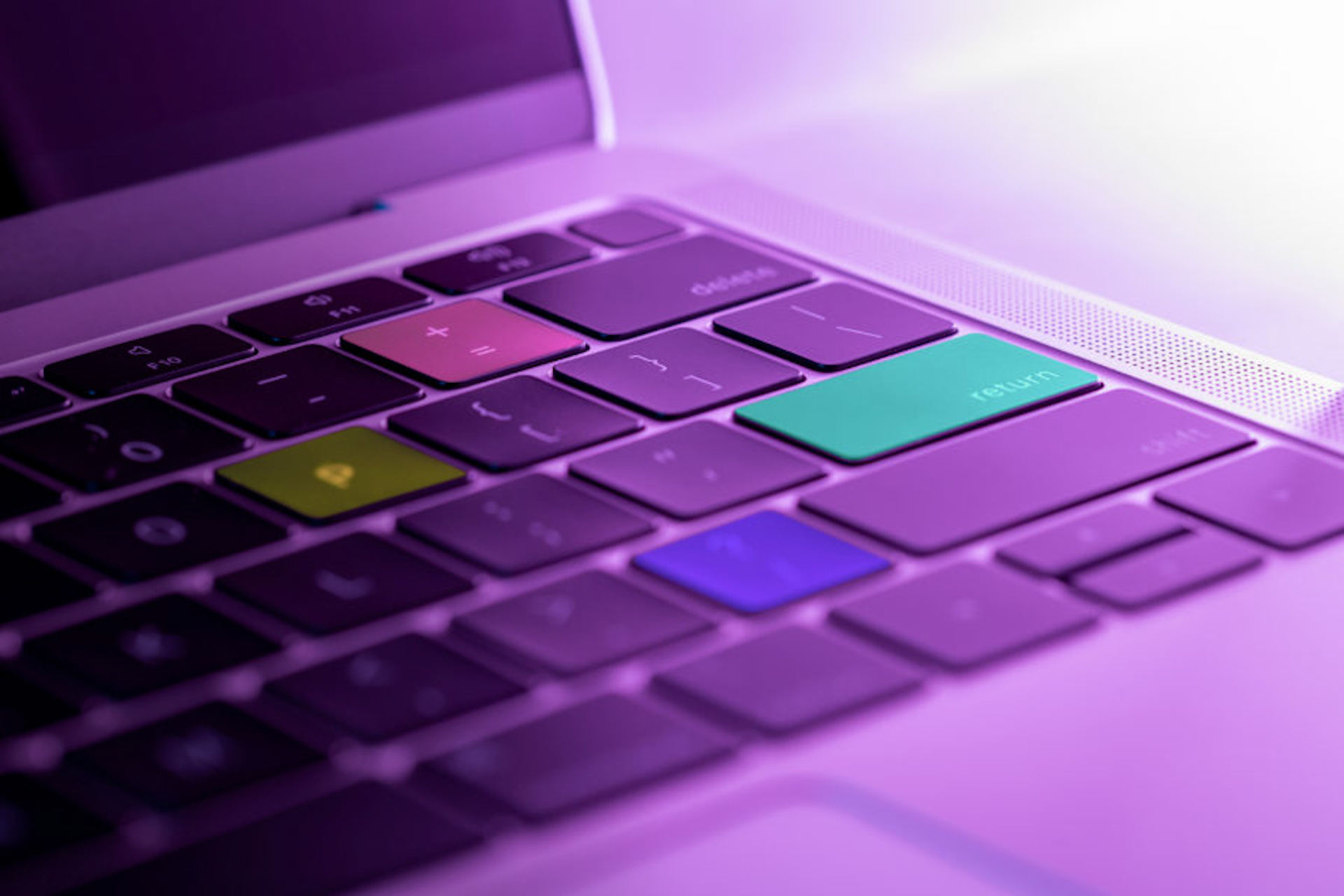 laptop-colorful-keys